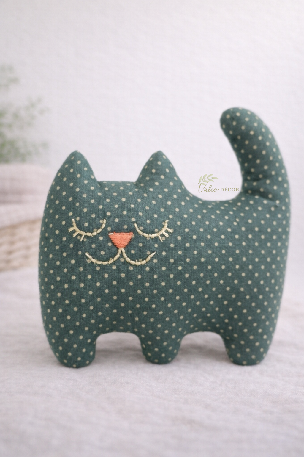 Sew a Simple Plush Cat: A Free Inspiration Pattern for Your Handmade Projects