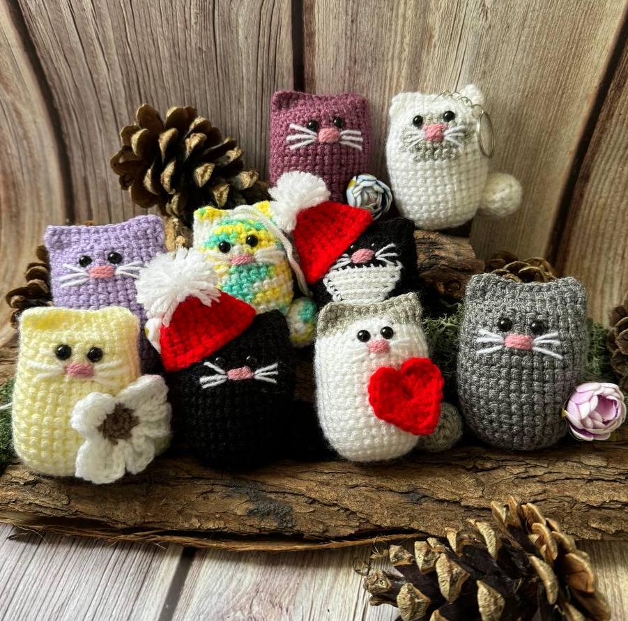 Crochet Cat Keychain: Handmade Amigurumi Cat Lover Gift