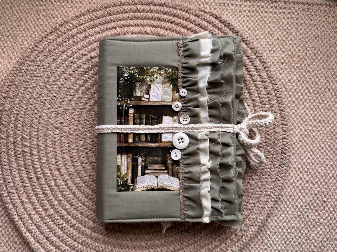 Botanical Junk Journal A5 – Handmade Fabric Notebook – Vintage Style Writing Journal – Scrapbook Album with Pockets – Cottagecore Gift