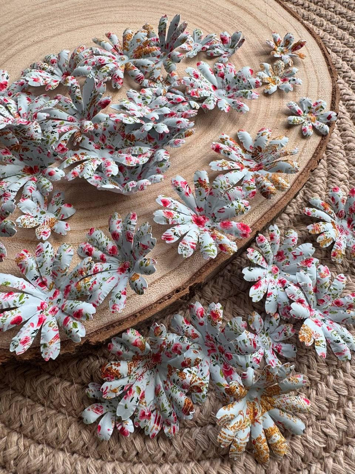 Set of 35 Handmade Paper Flowers, Vintage Floral Embellishments, Scrapbooking Flowers, Junk Journal Decor, Small Paper Blossoms