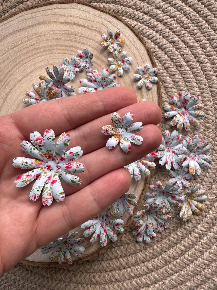 Set of 35 Handmade Paper Flowers, Vintage Floral Embellishments, Scrapbooking Flowers, Junk Journal Decor, Small Paper Blossoms