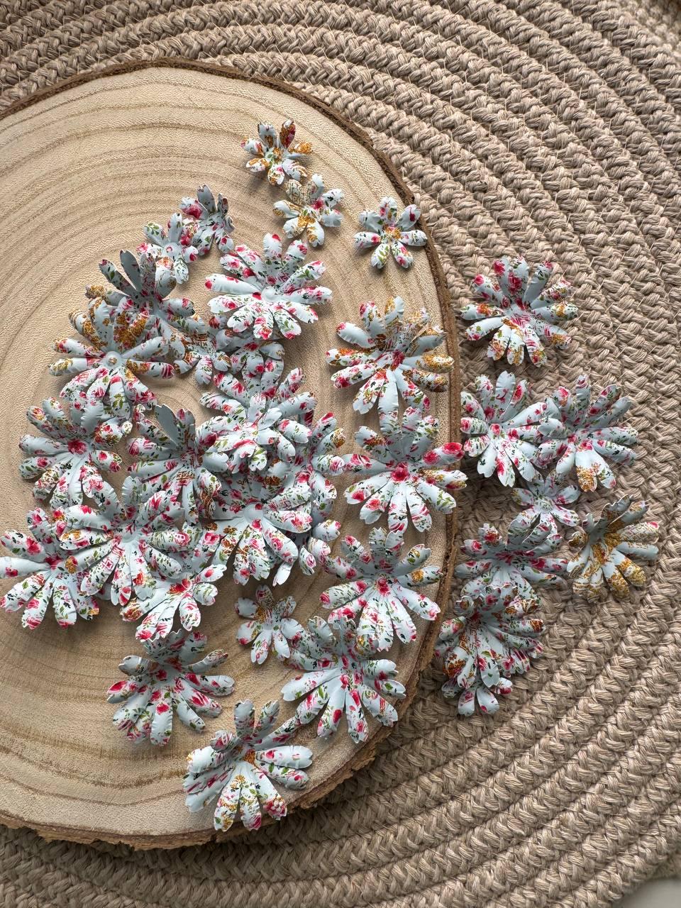 Set of 35 Handmade Paper Flowers, Vintage Floral Embellishments, Scrapbooking Flowers, Junk Journal Decor, Small Paper Blossoms