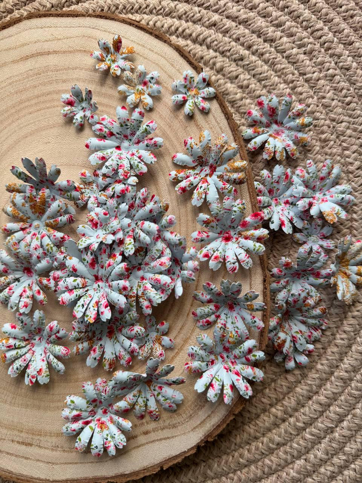 Set of 35 Handmade Paper Flowers, Vintage Floral Embellishments, Scrapbooking Flowers, Junk Journal Decor, Small Paper Blossoms