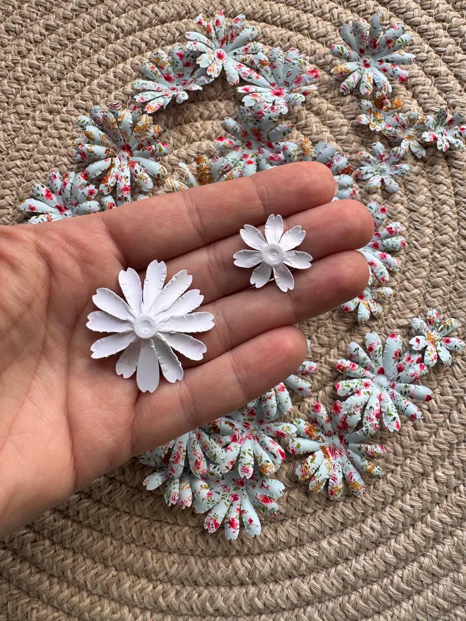 Set of 35 Handmade Paper Flowers, Vintage Floral Embellishments, Scrapbooking Flowers, Junk Journal Decor, Small Paper Blossoms