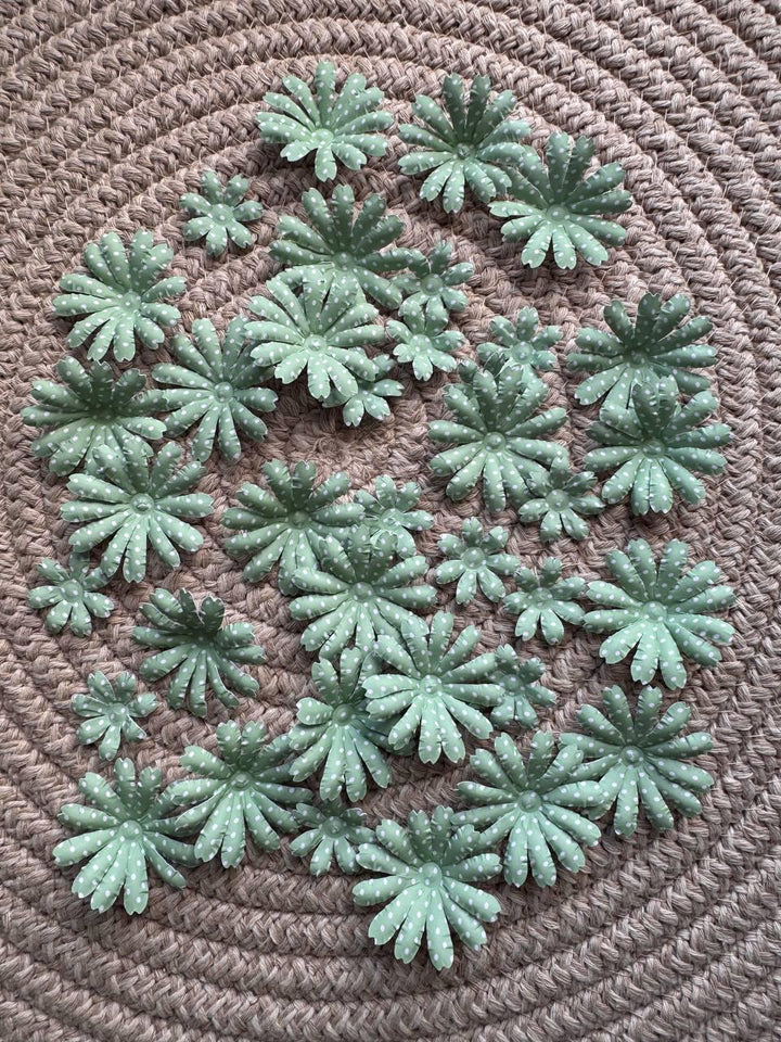 Set of 35 Handmade Paper Flowers, Vintage Floral Embellishments, Scrapbooking Flowers, Junk Journal Decor, Small Paper Blossoms