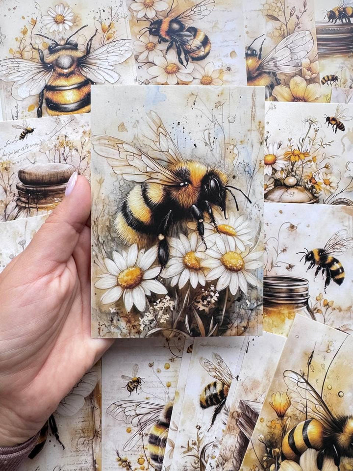 Set of 20 Bee & Honey Postcards, Botanical Wildflower Cards, Bumblebee Ephemera for Junk Journal, Scrapbooking, 14.5 x 10 cm