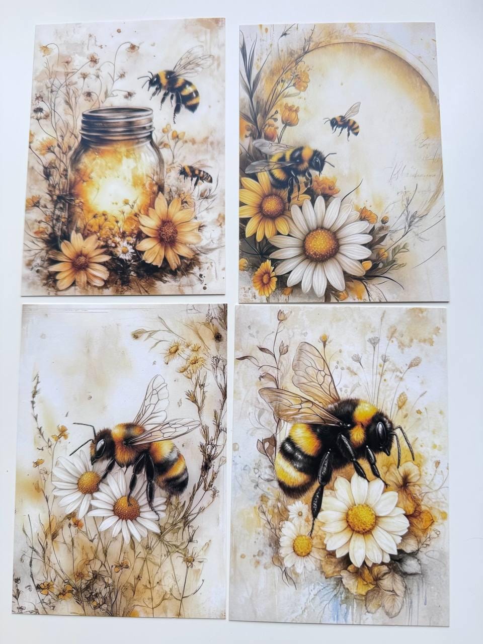 Set of 20 Bee & Honey Postcards, Botanical Wildflower Cards, Bumblebee Ephemera for Junk Journal, Scrapbooking, 14.5 x 10 cm