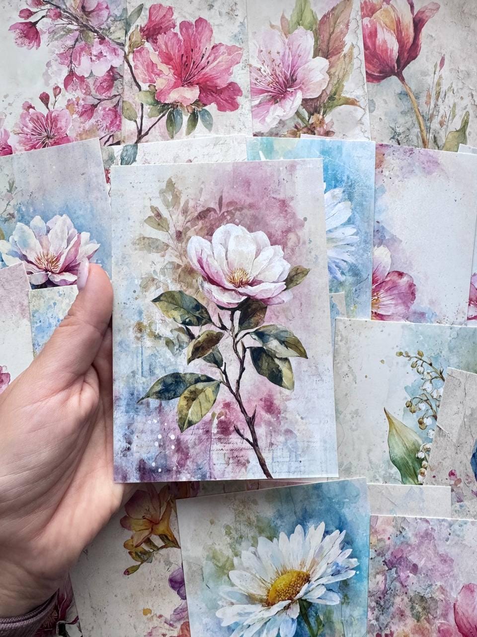 Set of 20 Floral Postcards, Watercolour Flower Illustration Cards, 14.5 x 10 cm, Botanical Junk Journal & Scrapbooking Supplies