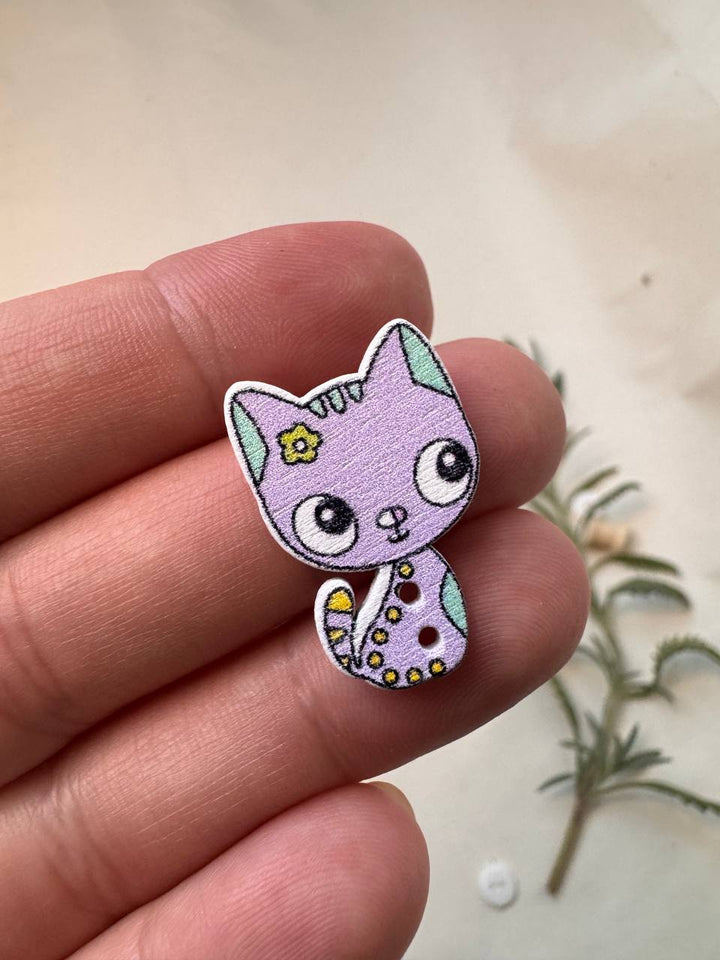 Wooden Cat Button – Hand-Painted Decorative Button for Scrapbooking & Creative Projects