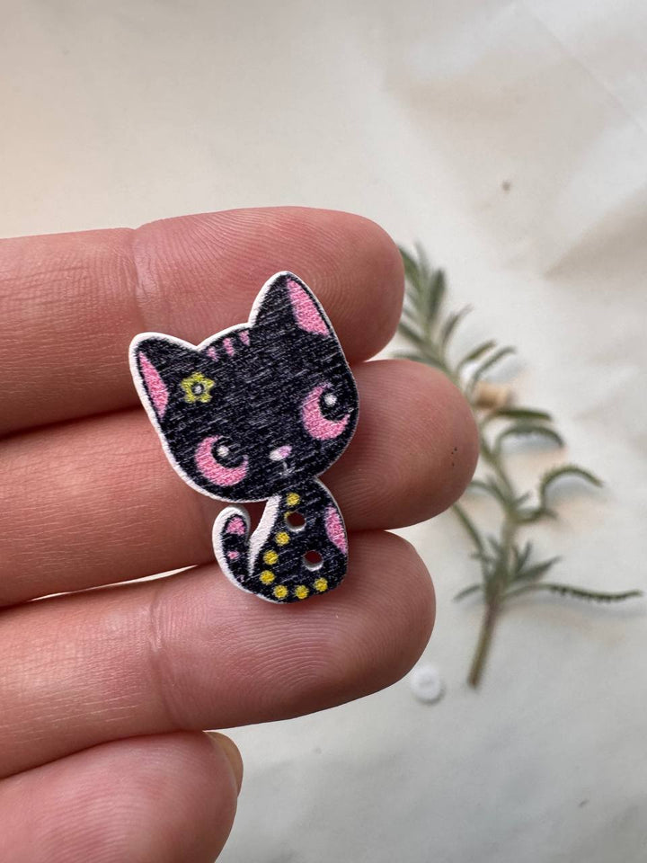 Wooden Cat Button – Hand-Painted Decorative Button for Scrapbooking & Creative Projects